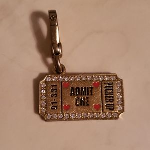 Juicy couture kissing booth charm